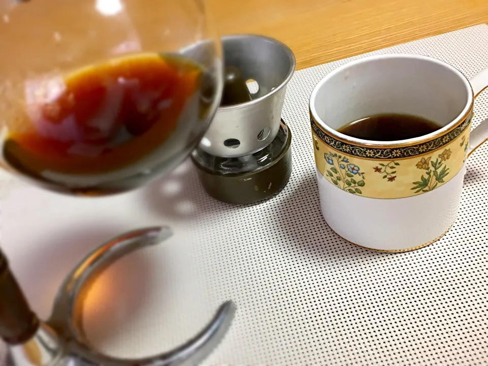 一杯のコーヒーは、一日の生活を豊かにする……|kshio22さん