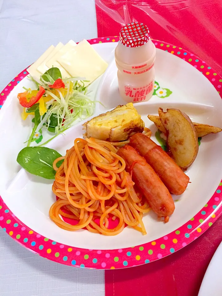 お孫ちゃんモーニングセット😊💖🎈
大好きなスパゲティナポリタン🍝
フライドポテト🍟
ウインナー&チーズ🧀
GOODだね〜(o^^o)|はみちゃんさん