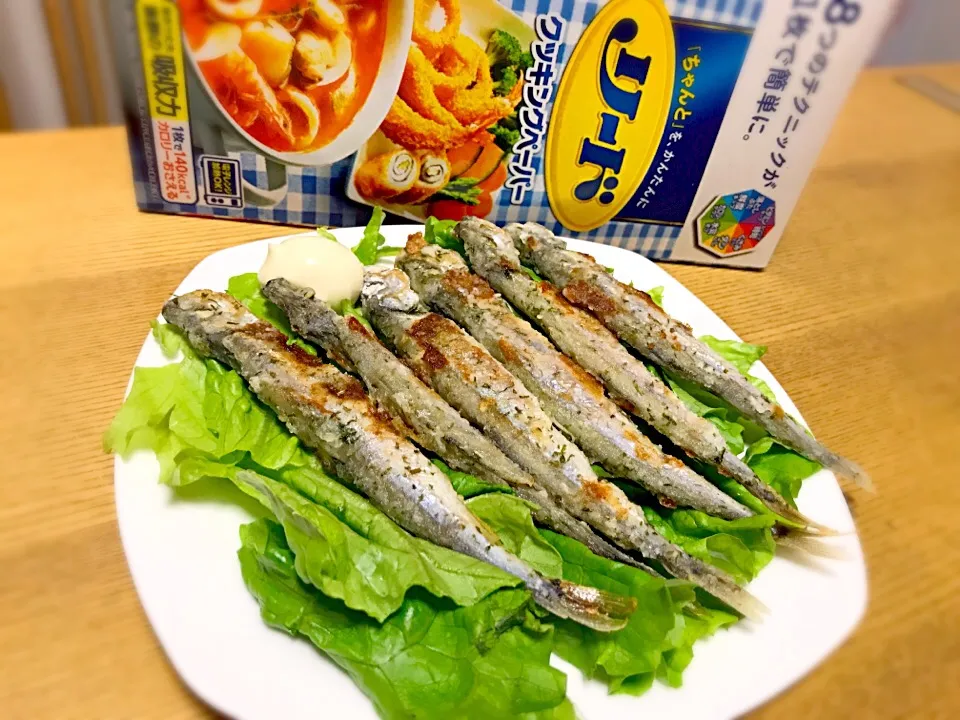 シシャモの青海苔風味焼き〜フリルレタス添え〜マヨをつけて頂きます😋|えいぽんさん