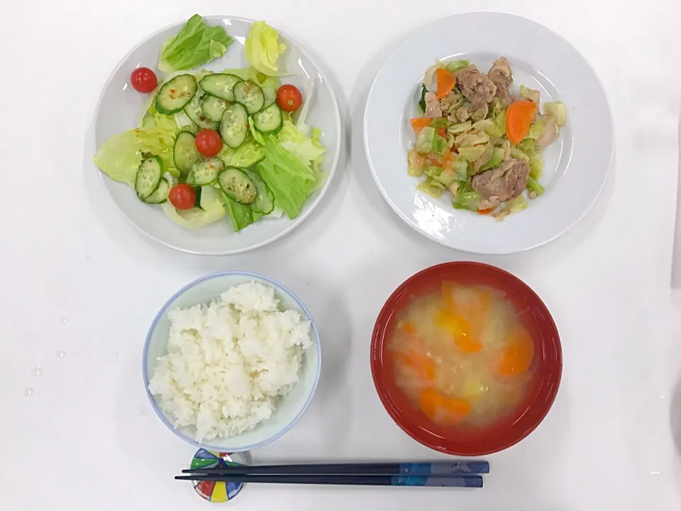 ストレス期
＊肉野菜炒め
＊味噌汁
＊サラダ|mmmさん