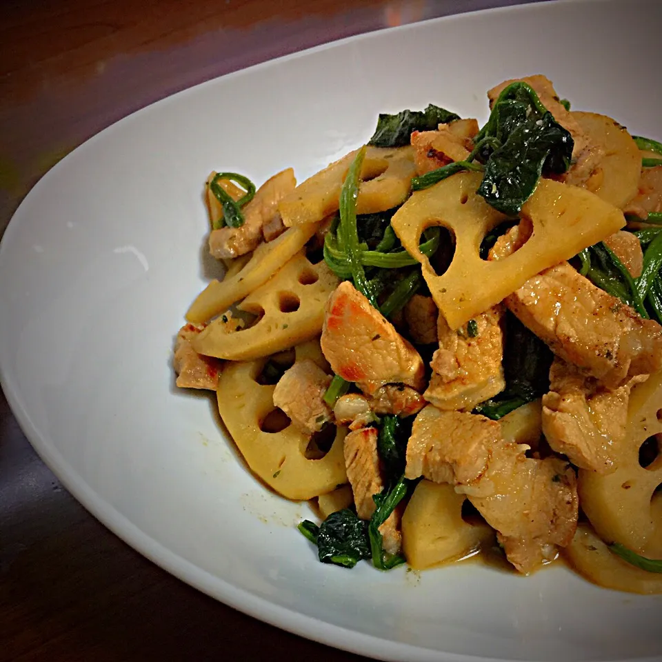 Sauteed Pork Strips with lotus root and spinach|Laarni Nabongさん