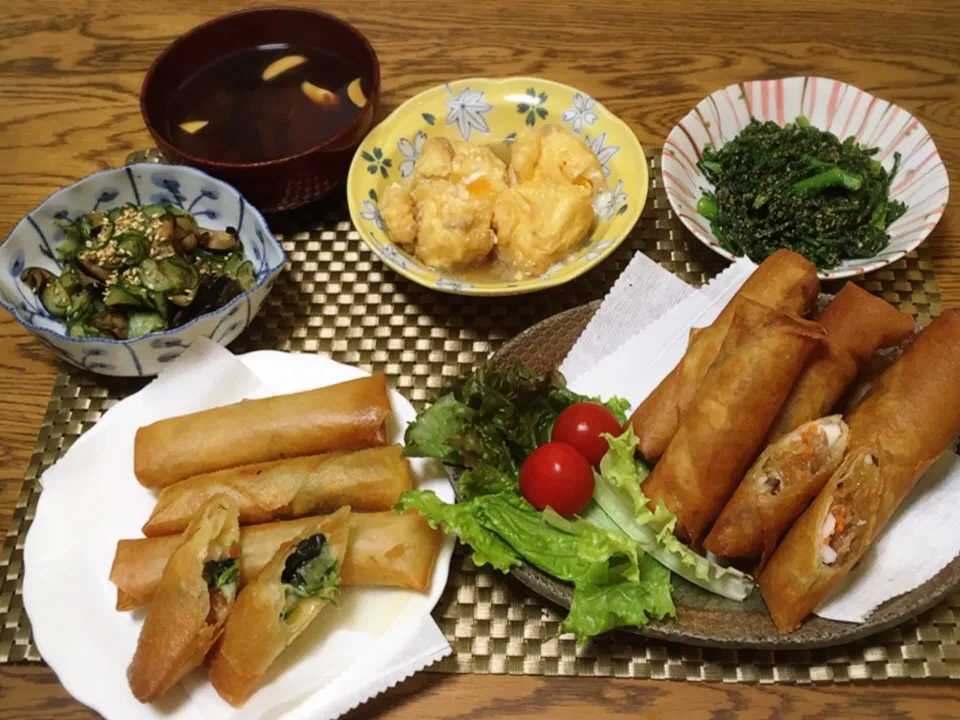 Snapdishの料理写真:さっぱり漬け・お味噌汁・あぶたま・春菊胡麻和え・春巻き・洋風春巻き|美也子さん