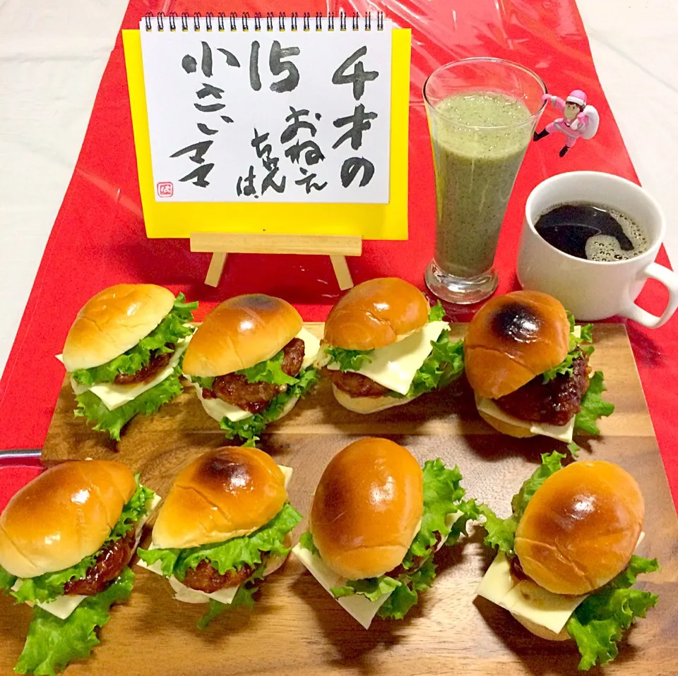 朝ごはんは勝負飯😍💖バタロールパンで、チーズハンバーガー🍔( ◠‿◠ )
GOODだね〜💖💖💖|はみちゃんさん