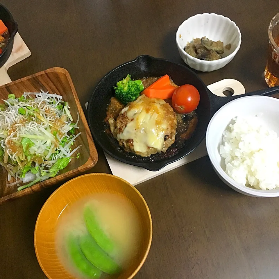 バッタバタで…これだけ。
#ハンバーグ #スキレット|さやさん