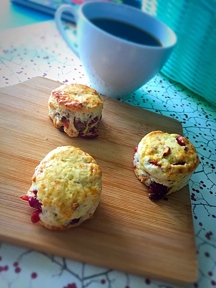 Cranberries Walnuts Scones  ☕️ 🌥|Tari's Kitchenさん