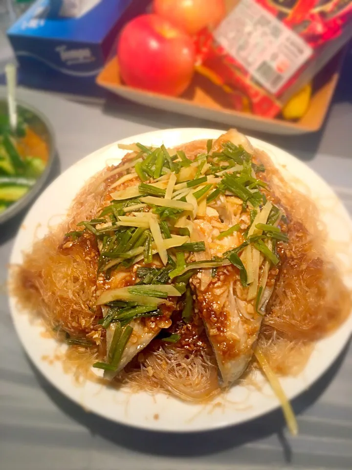 Steamed Fish with black bean and garlic sauce on vermicelli noodles|Heidi Chanさん