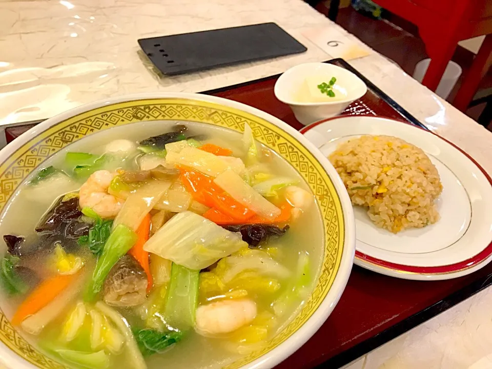 海老湯麺🍤＋炒飯@孔子膳堂|おかっぴーさん