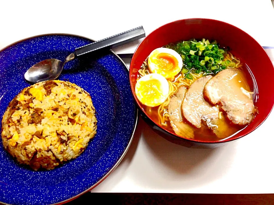 Snapdishの料理写真:車屋の自炊昼ご飯、ラーメンチャーハンセット〜♪|あんちゃんさん