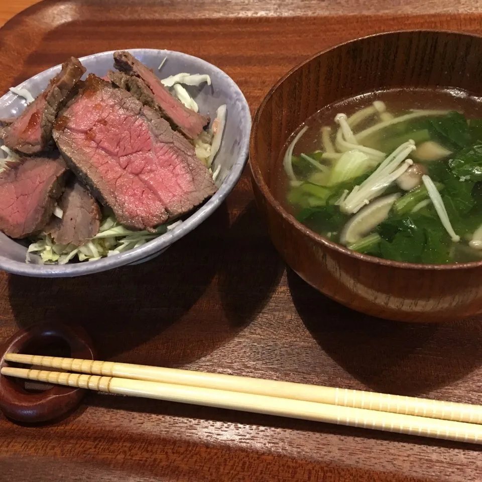 2016.12.15 晩御飯ローストビーフ丼 #ローストビーフ|あっきーよさん