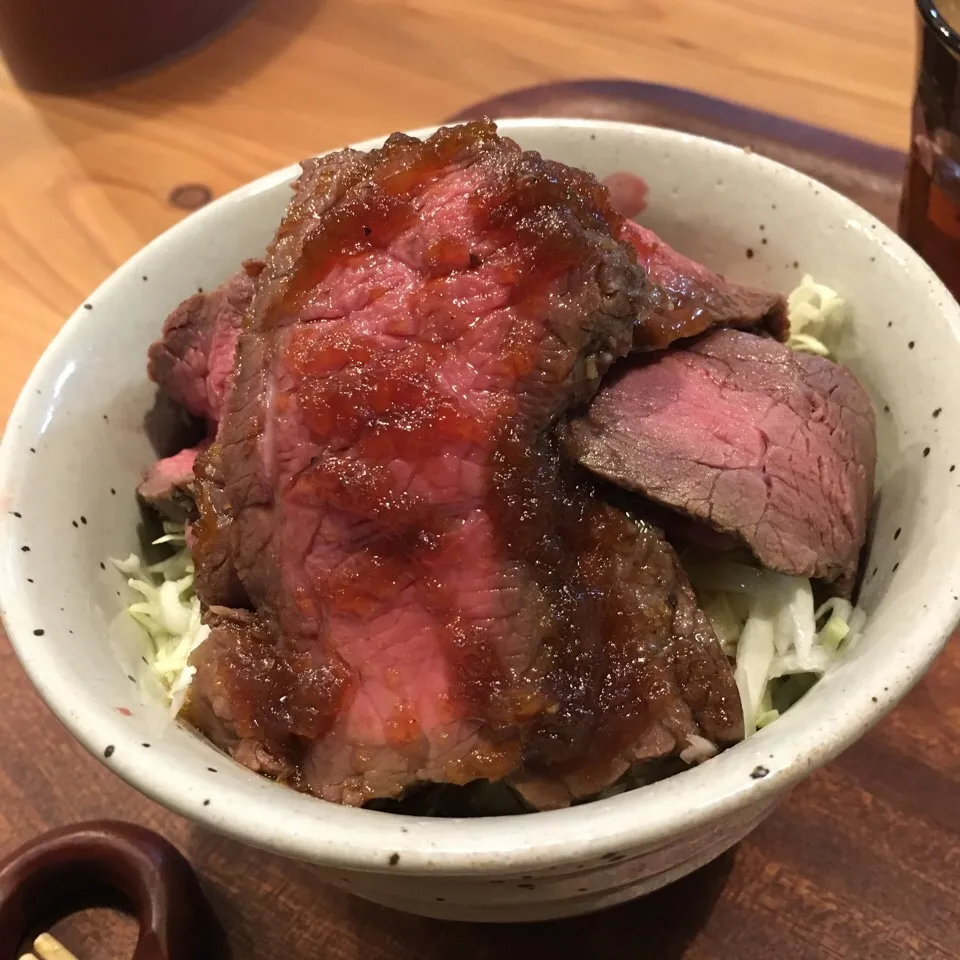 2016.12.15 旦那様の晩御飯 #ローストビーフ丼|あっきーよさん