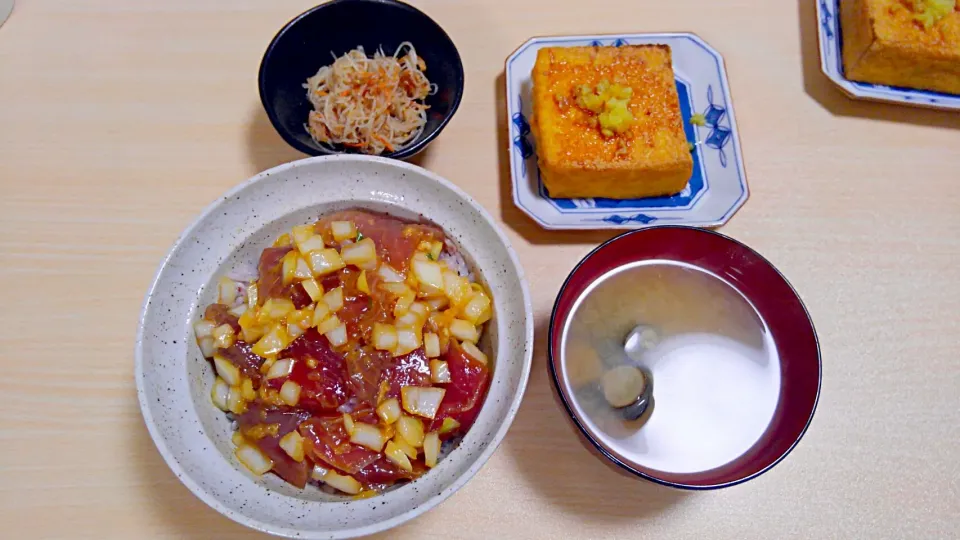 １２月１４日　ポキボウル　ツマのナムル　厚揚げ豆腐　しじみのお味噌汁|いもこ。さん