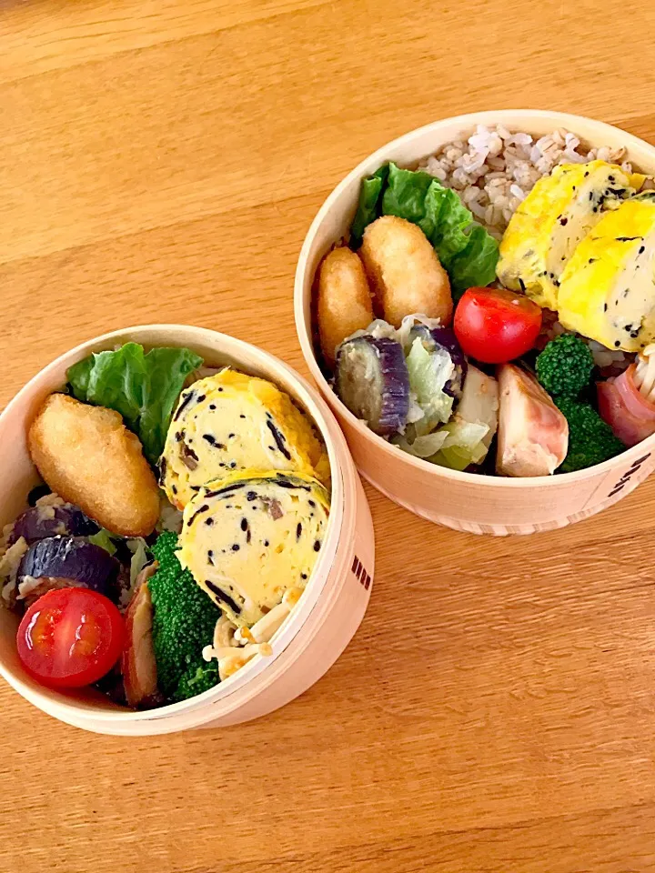 Snapdishの料理写真:今日の夫婦弁当🍱
ひじき煮入り玉子焼き
茄子と里芋と白ネギの胡麻味噌和え
etc🤗🎶|5ネコママさん