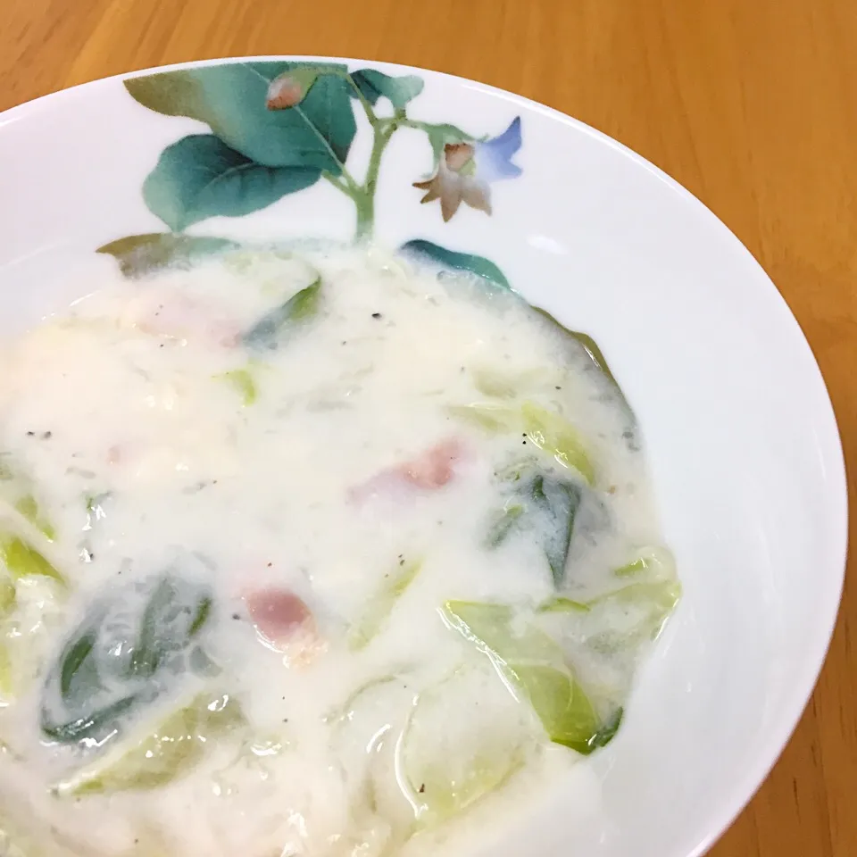 Snapdishの料理写真:簡単！チンゲン菜のクリーム煮|あやさん