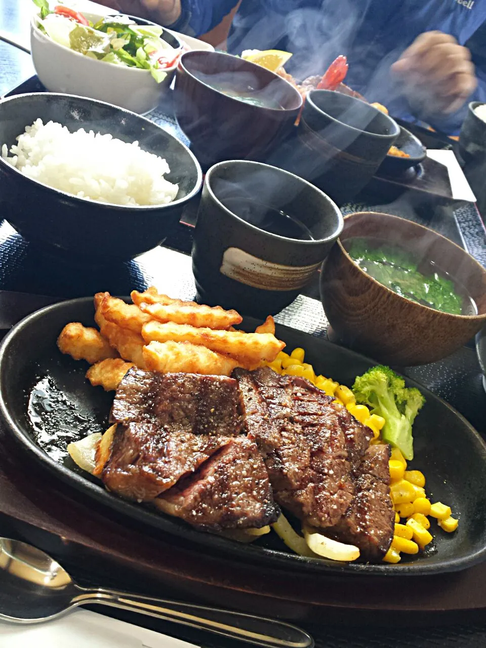 和牛やわらかステーキランチ🍴|おちゃわんさん