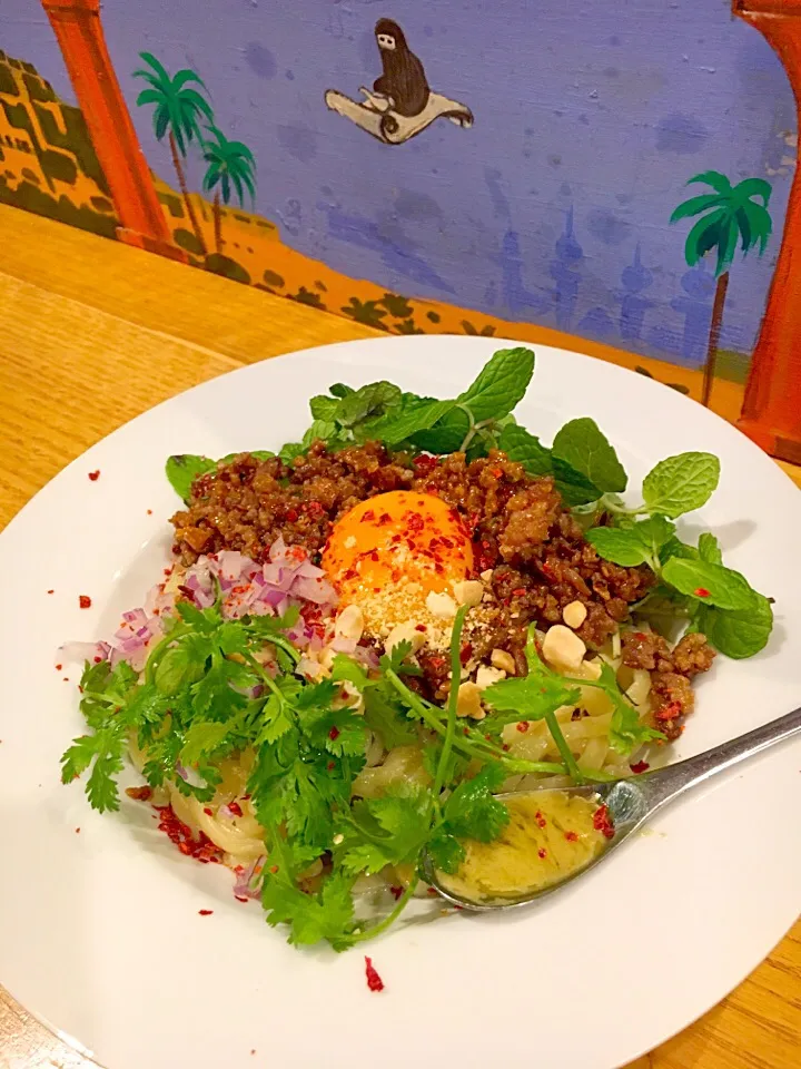 ハーブ&スパイス肉味噌和えそば|抱大飯店さん