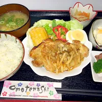 Snapdishの料理写真:ポークステーキ マスタードソース定食|kiyomiさん