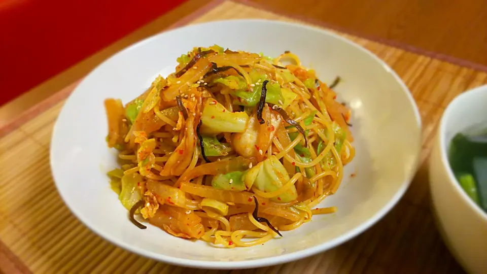 大根とｷｬﾍﾞﾂの塩昆布ｷﾑﾁﾊﾟｽﾀ～🍝
の晩ごはん✨|kaz(*･ω･)さん