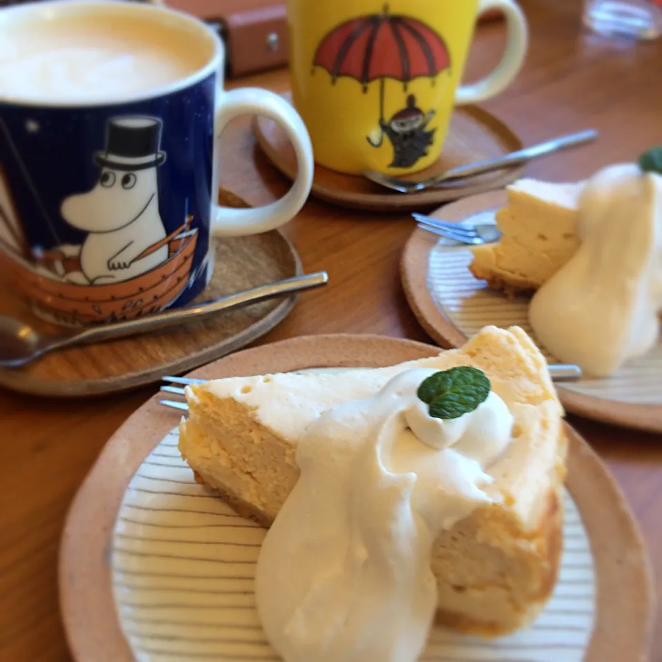 チーズケーキ🧀カフェラテ|祥子さん