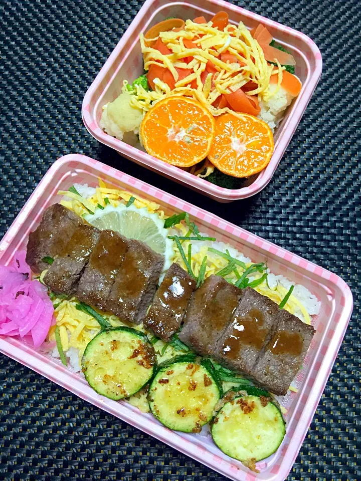 Snapdishの料理写真:使い捨て容器、ステーキ丼弁当(休日出勤)|Mayumi Konishiさん