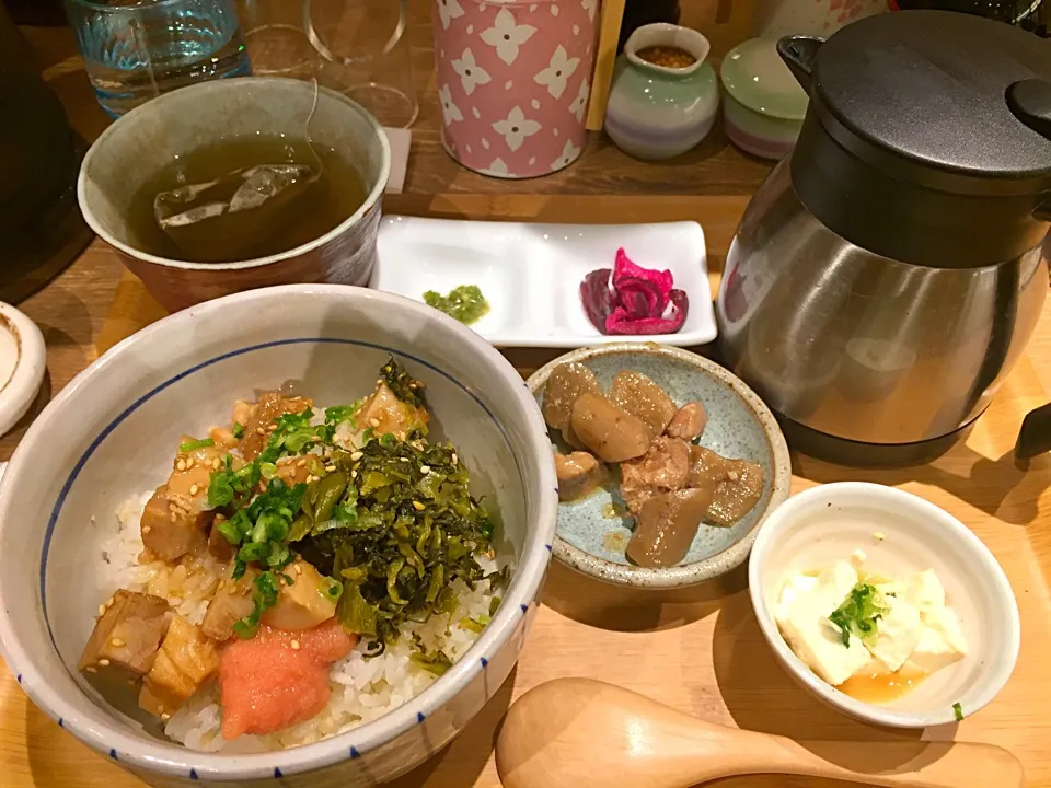 Snapdishの料理写真:こめらく 角煮･明太子･高菜お茶漬け|ももさん