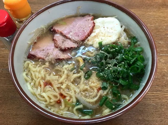 Snapdishの料理写真:マルちゃん正麺🍜、味噌味❗️✩⃛꒰⁎⁍̴◡⁍̴⁎ ॢ꒱✨|サソリさん