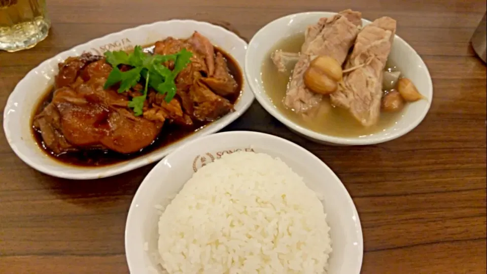 松發肉骨茶😍Braised pork trotters & Herbal pork rib soup|🌷lynnlicious🌷さん