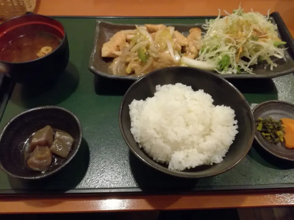 本日の日替わり☆
鶏むね肉と白菜の甘酢炒め|Kojiさん