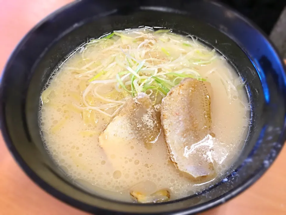 スシローの濃厚のどぐろ白湯ラーメン|きっしーさん