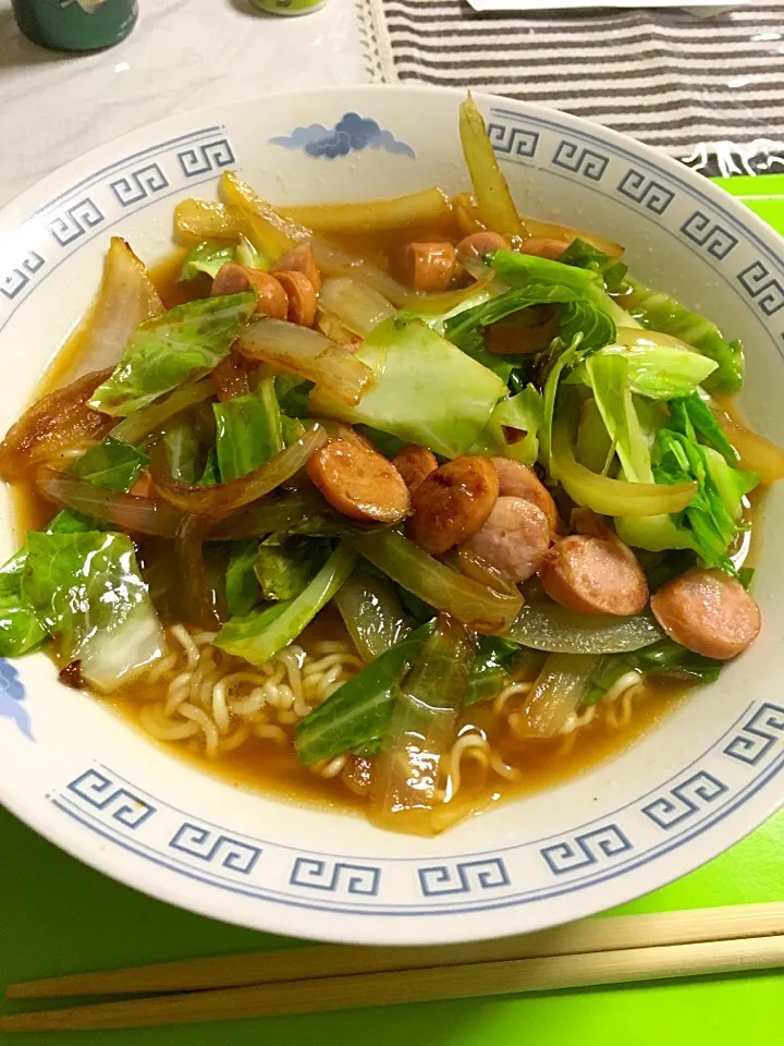 娘ちゃんが作ってくれた袋のインスタントラーメン(*^ω^*)野菜たっぷりで美味しかったー(*^｡^*)|ライムさん