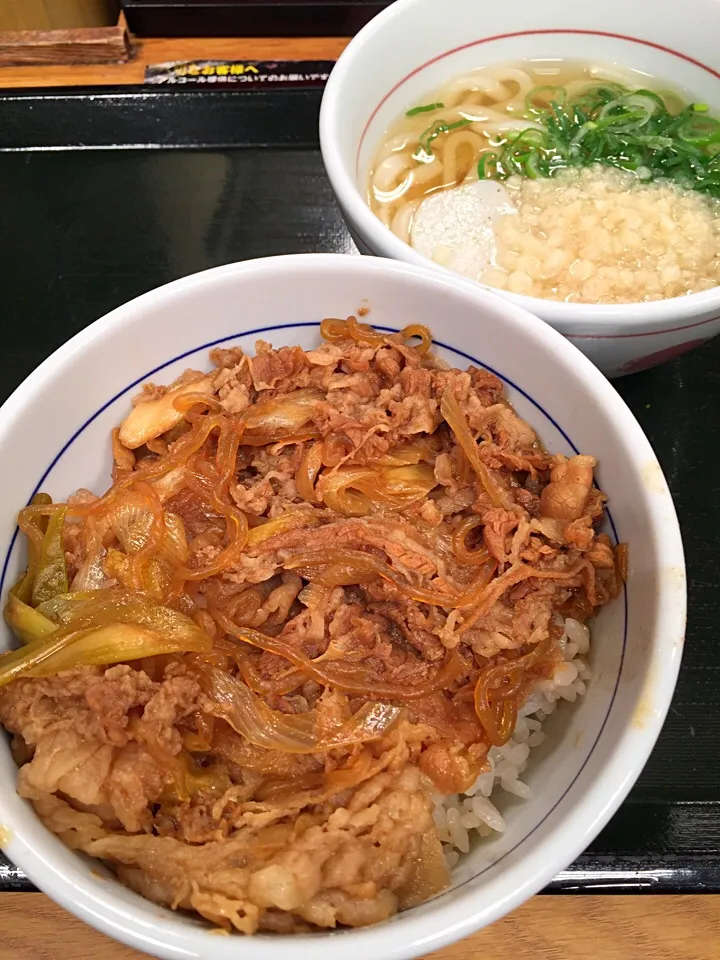 Snapdishの料理写真:和風牛丼&小うどん はいから|T. Wonderさん