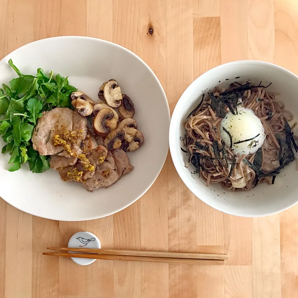 冷やしとろろ月見蕎麦
ポークソテーのきのこ添え|きょうさん