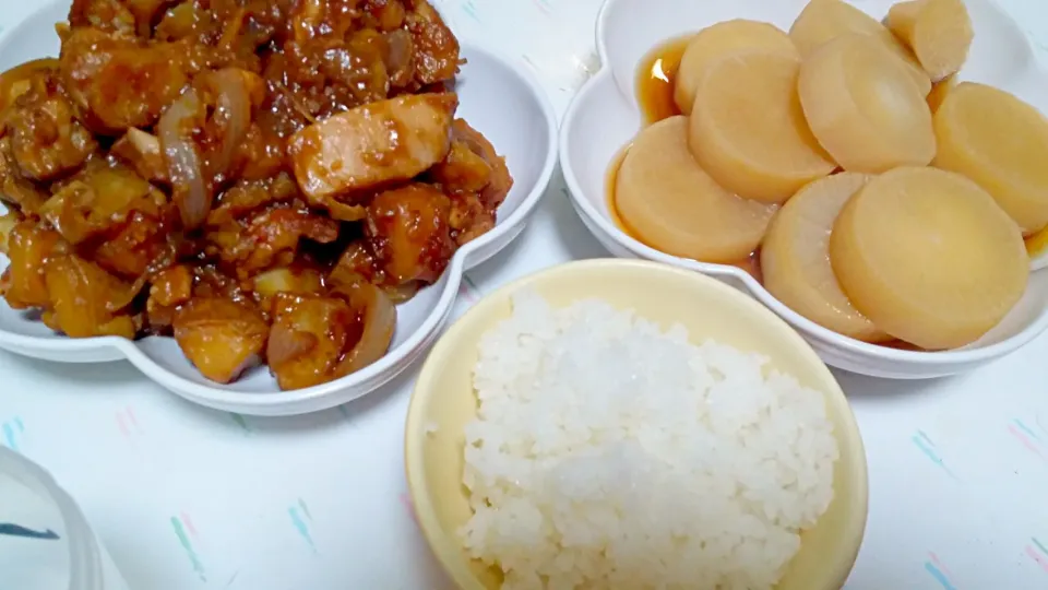 鶏肉とシャガイモの甘辛炒め☆大根煮物|みぽりんさん