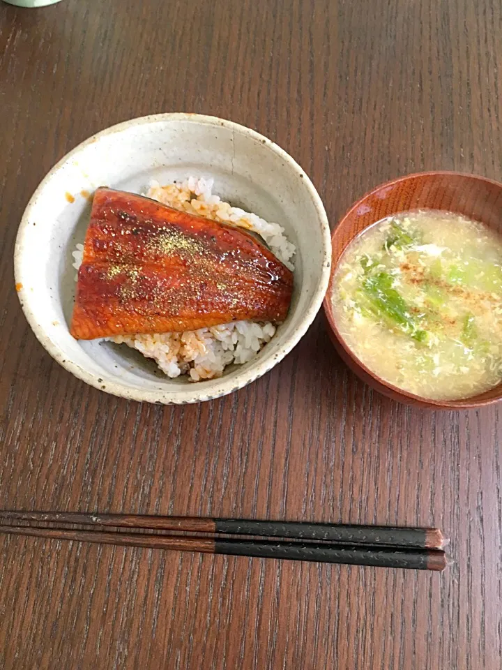 12月18日朝ごはん うな丼 白菜とたまごのスープ|やすこさん