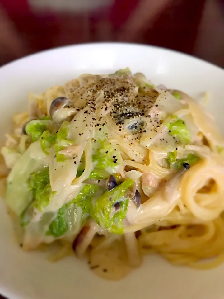 Snapdishの料理写真:白菜とツナとしめじの 
クリームスパゲティ🍝|sakiさん