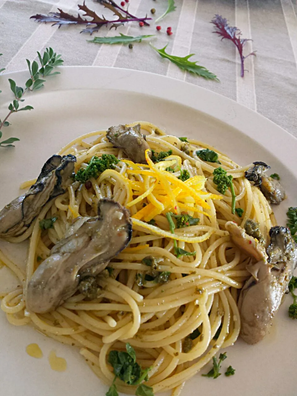 牡蠣ペーストと花山椒で牡蠣の柚子オイルパスタ🍝|おちゃわんさん