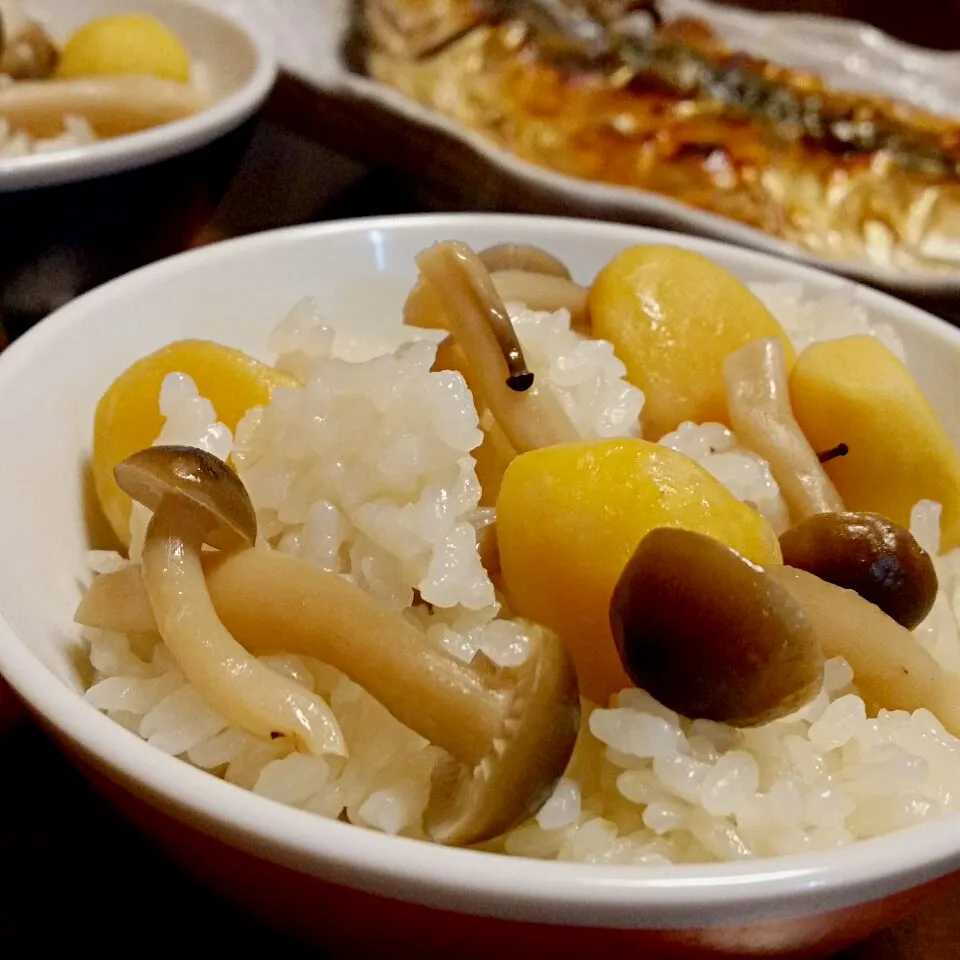 ハナマルキさんの液体塩こうじを使って❗
🌰栗としめじ🍄の炊き込みごはん🍚|ふりるさん