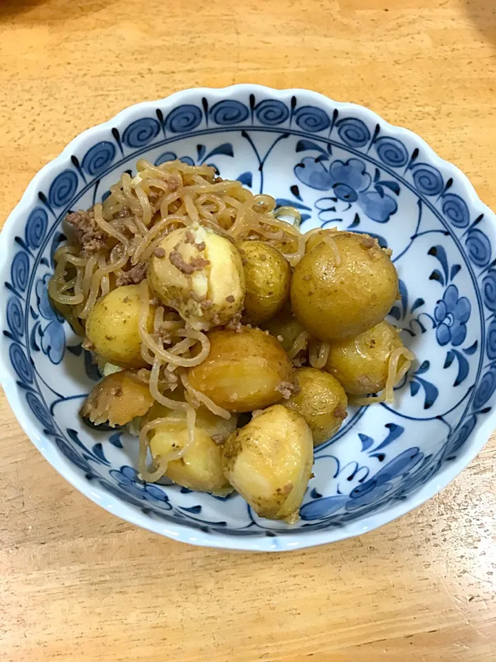 小芋（じゃがいも）と挽き肉、しらたきの揚げ煮|庄司誠吾さん