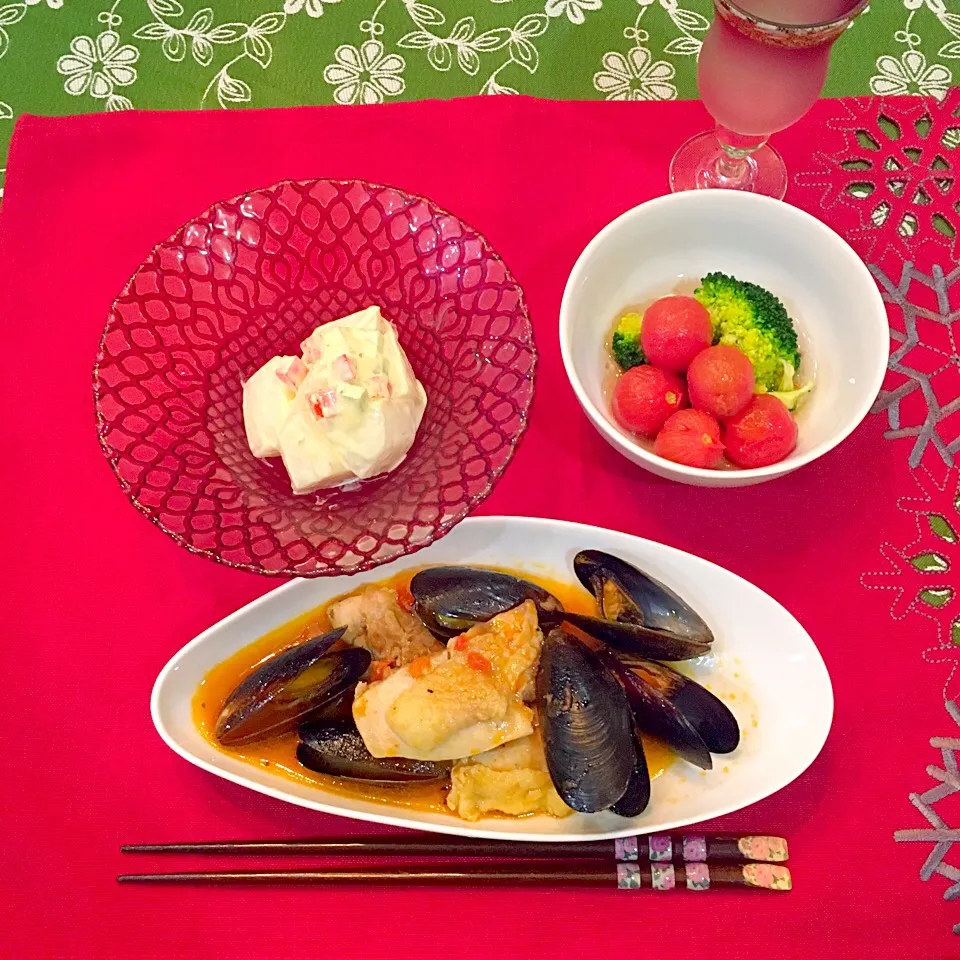 Snapdishの料理写真:クリスマスが近いと何故かクリスマス カラーのお食事となる今日の夕食😬|Seikoさん