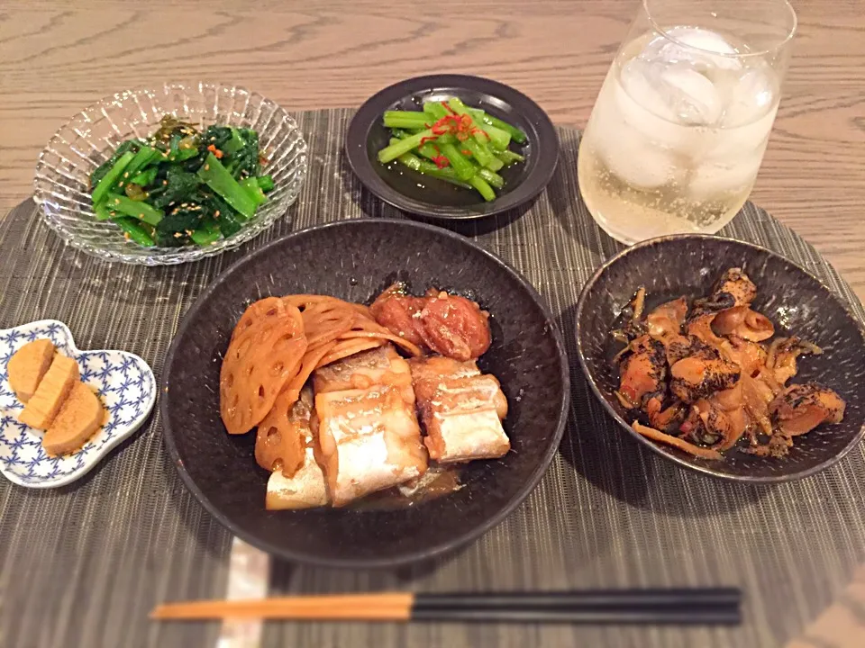 太刀魚と蓮根の梅煮、セロリの浅漬け、小松菜のお浸し、長芋のお漬物、つぶ貝の煮付☆|ゆり0707さん