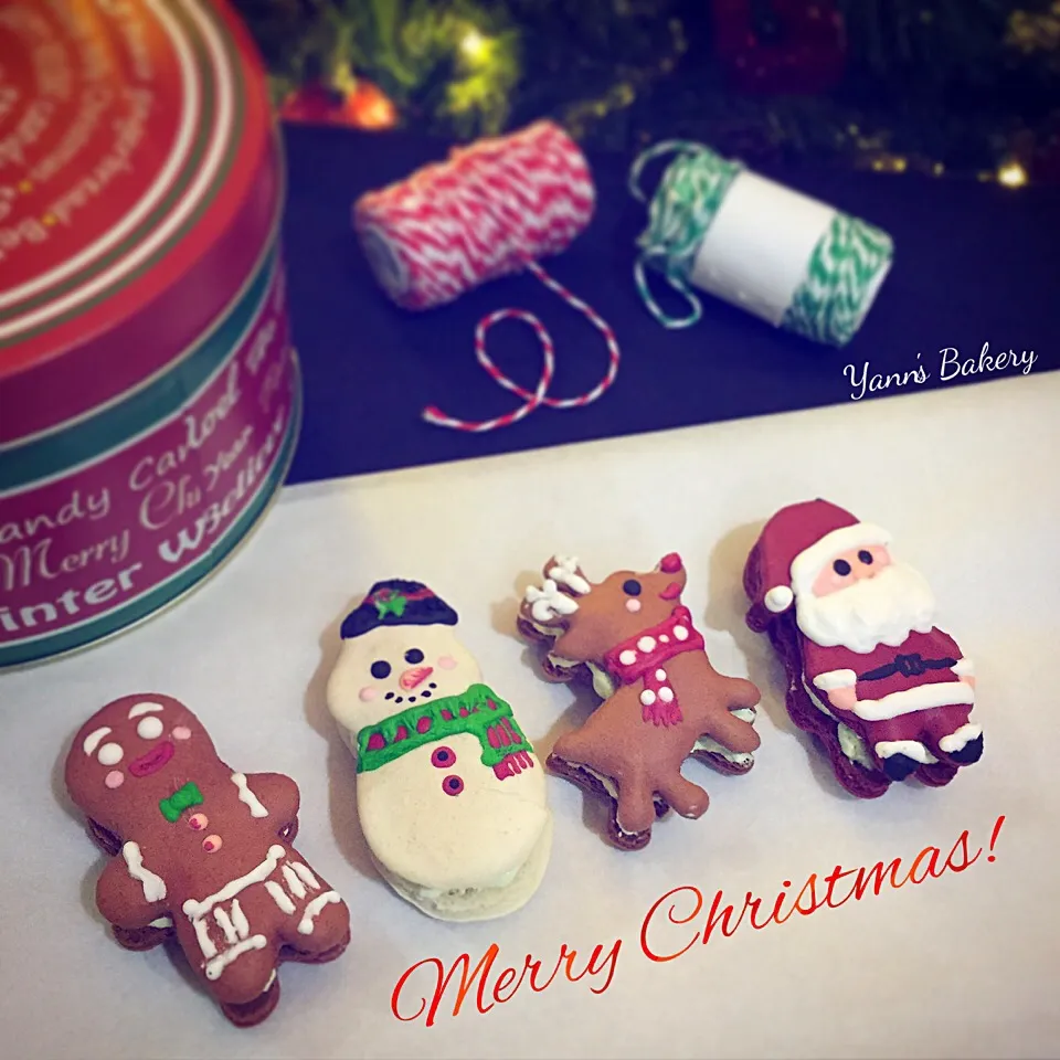 Snapdishの料理写真:Christmas Macaron with Peppermint Buttercream for Christmas. クリスマスマカロン|Yannさん