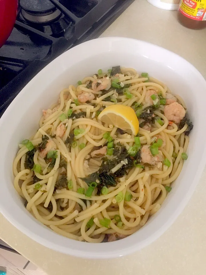 Snapdishの料理写真:Spicy shrimp and bucatini pasta|Dina Beeさん