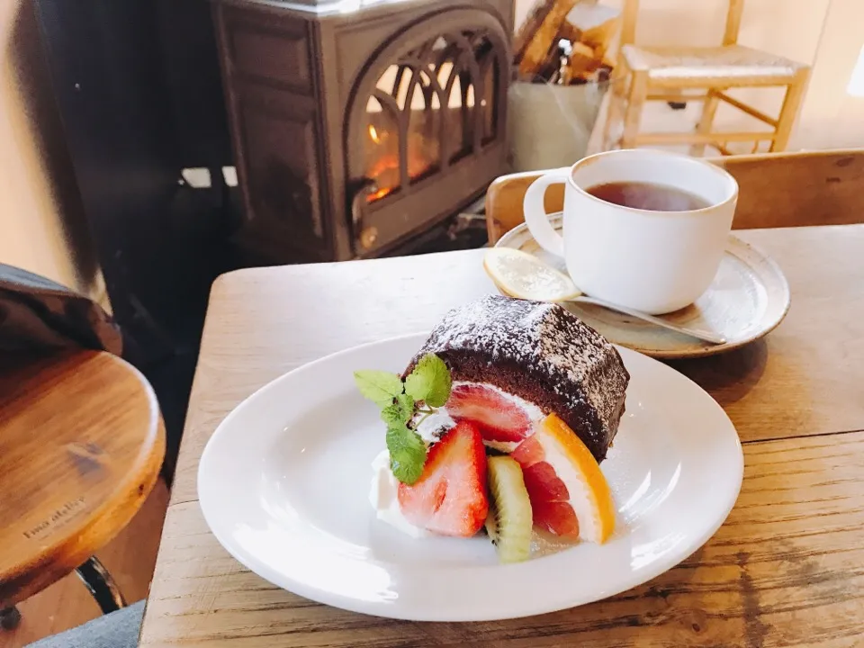 いちごのチョコレートロールケーキ|ちゃみこさん