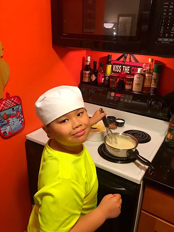 Chef EJ is making his homemade alfredo sauce|🌺IAnneさん