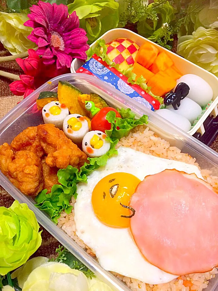 双子息子用意 ぐでたま炒飯弁当。|ゆりねかふぇさん