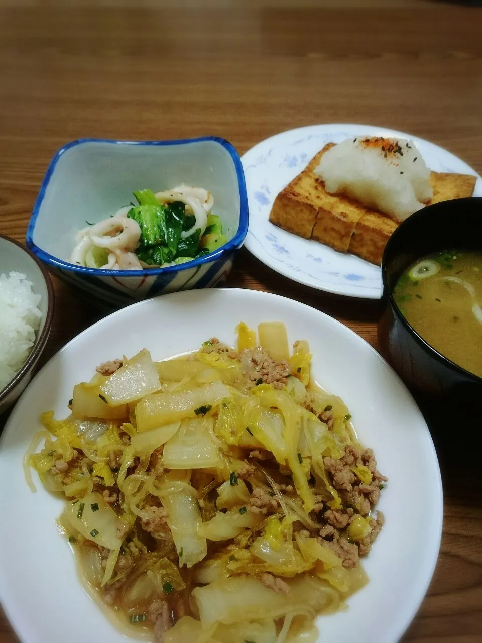 ・白菜挽き肉春雨の炒め煮
・イカとチンゲン菜のガーリック炒め
・厚揚げのおろしのせ
・お鍋の残り出汁で味噌汁|ようかんさん