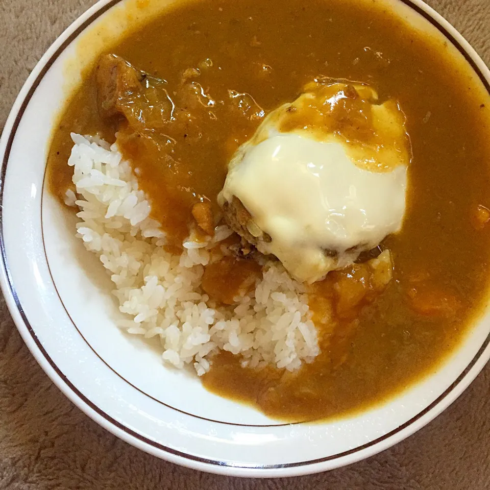 チーズハンバーグカレー|あーたんさん