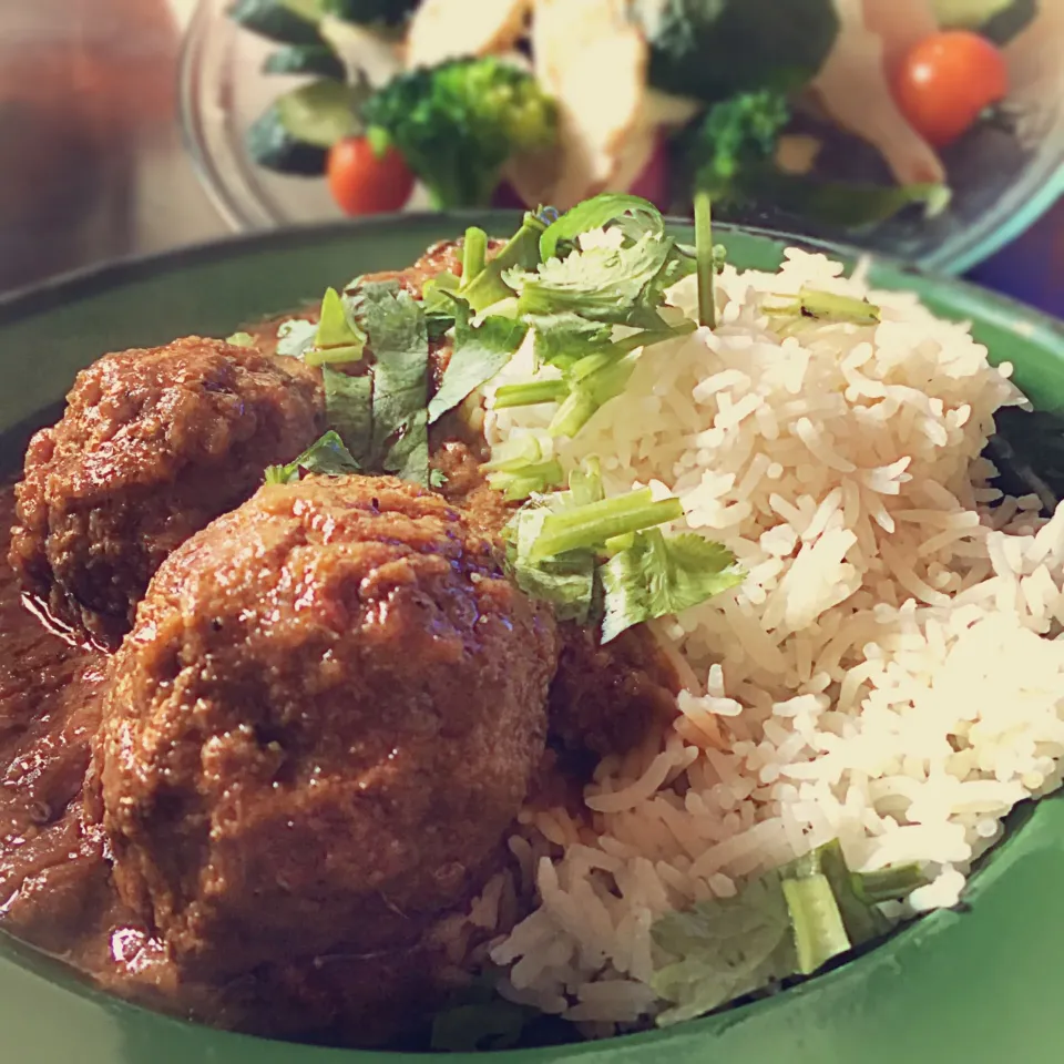 Beef kofta curry 🇵🇰 スパイシー肉団子のカレー✨✨ビックサイズのお肉爆弾〜〜😋🇵🇰😋🇵🇰|yo-chiさん