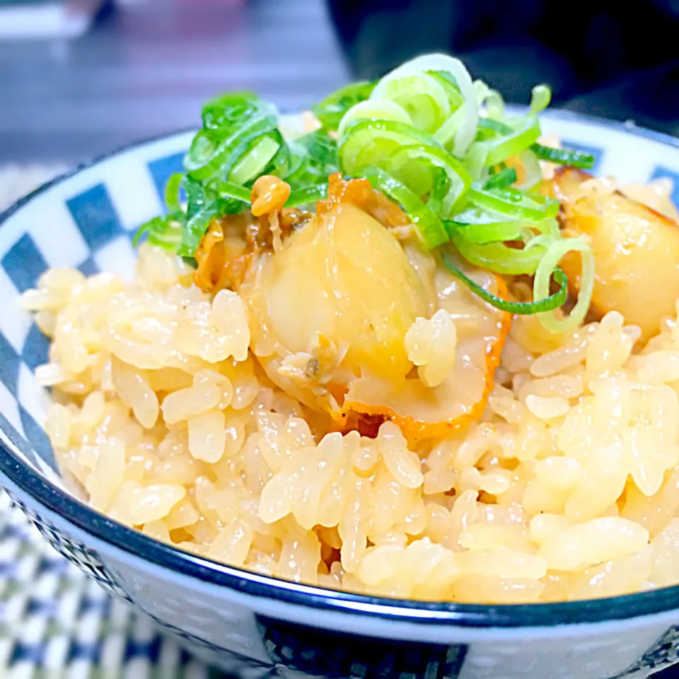 ベビーホタテのバター醤油炊き込み御飯◡̈♡！🍚✨|さくらさん