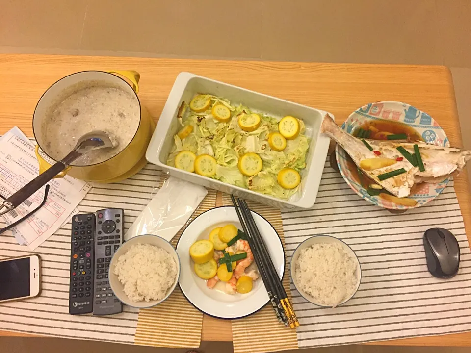 dinner
#mushroom potato soup
#Grilled cabbage and zucchini
#Steamed fish|Evelyn Jiangさん