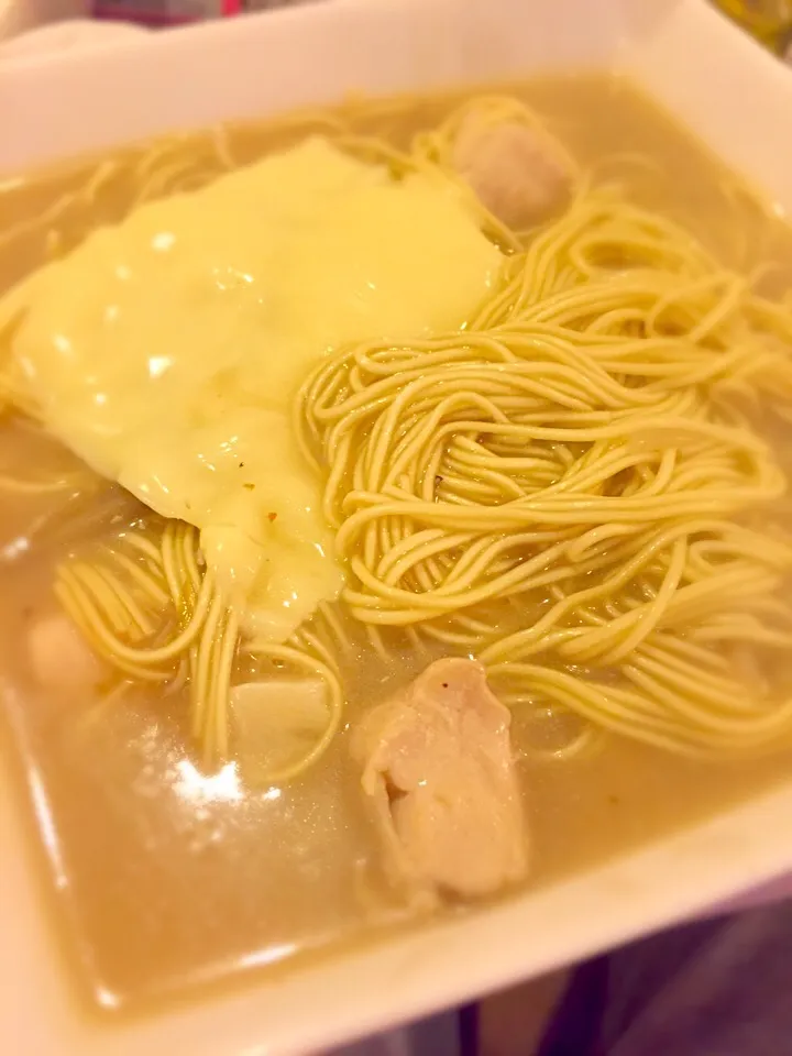 ガリバタ鍋の締めのチーズラーメン|Tadasukeさん